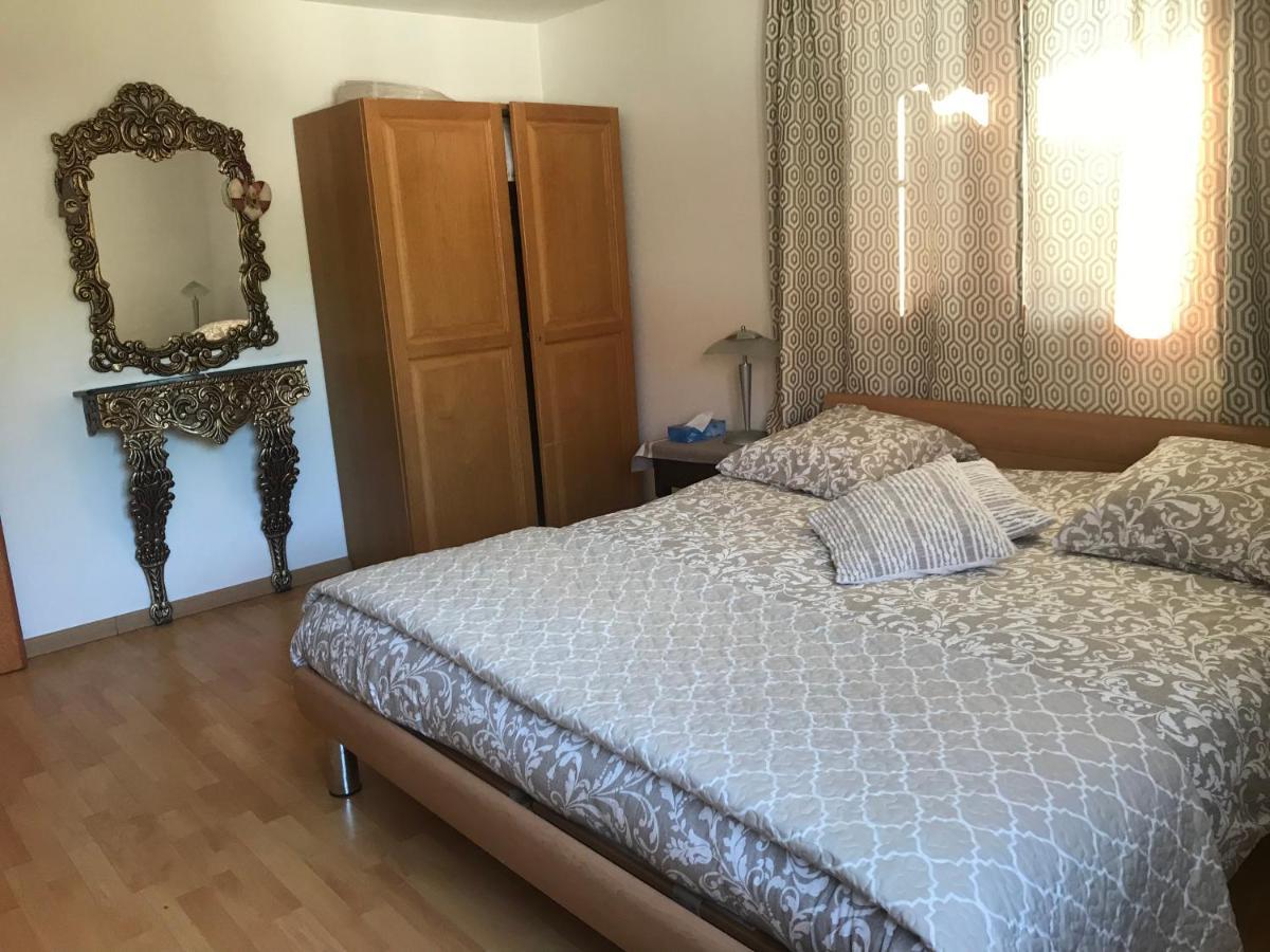 Appartement 2 Chambres Au Coeur Du Vignoble Avec Terrasse รีควีร์ ภายนอก รูปภาพ